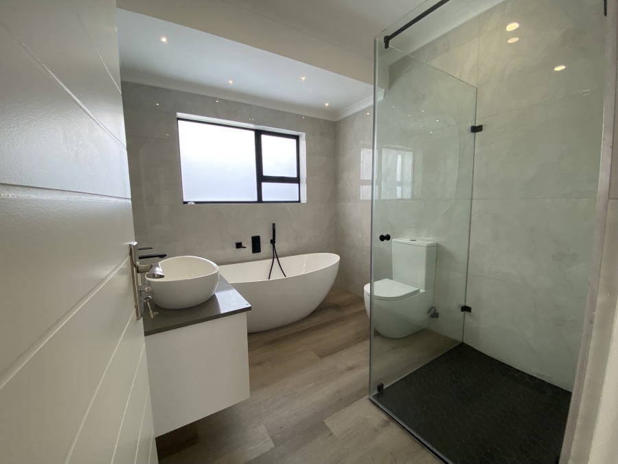 4 Bedroom Property for Sale in Sandown Western Cape